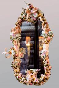 Espejo con candeleros. Sitzendorf. Alemania